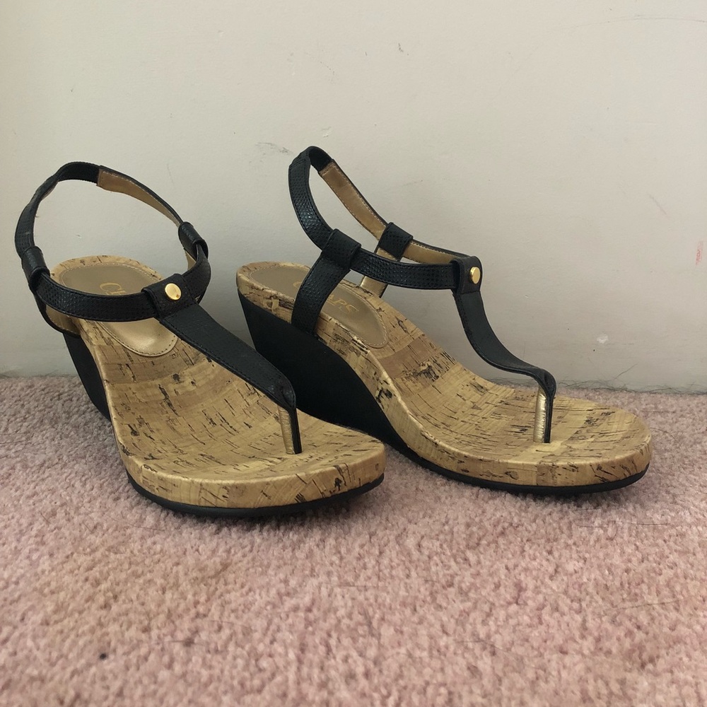 Black Wedge